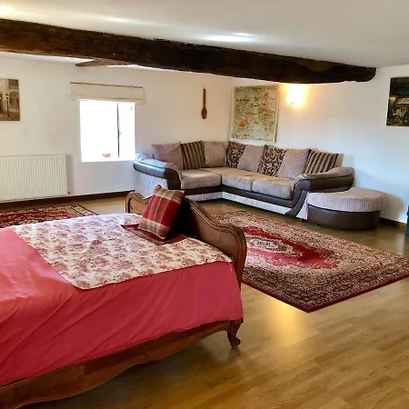 Homestay No5 D'hotes Courcome
