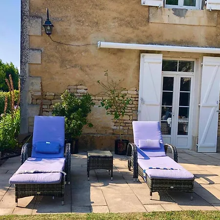 No5 D'hotes Homestay Courcome