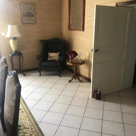 No5 D'hotes Homestay Courcome