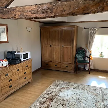 No5 D'hotes Homestay Courcome